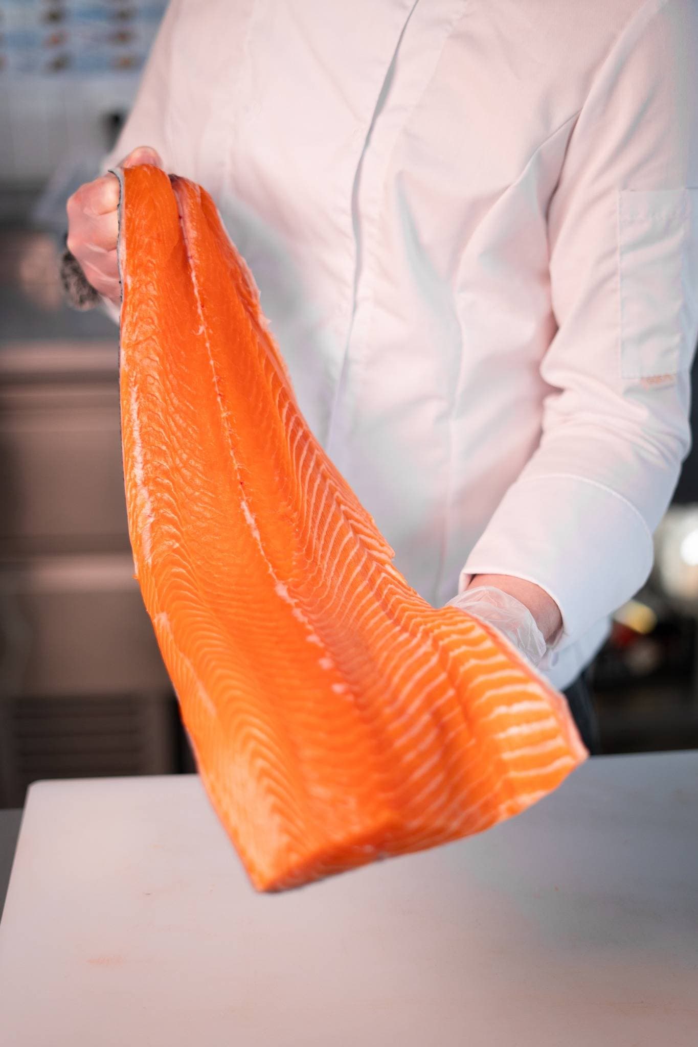 Filet z łososia ze skórą 1,6 - 2 kg